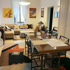 https://la-casa-di-amici-miei.it-lombardy.com